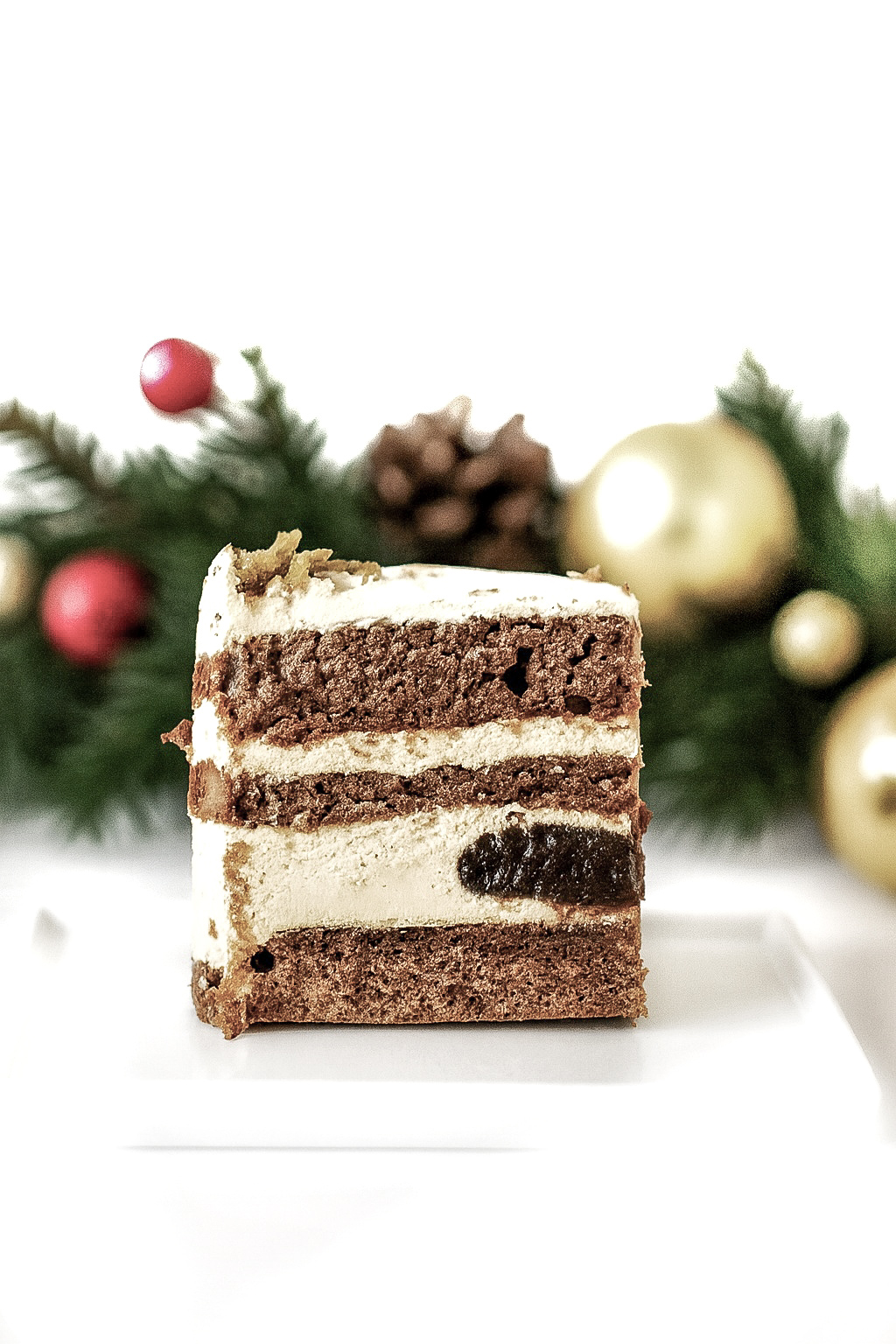 Layered cake cut in half showing delicious interior – made to order cakes Tenerife